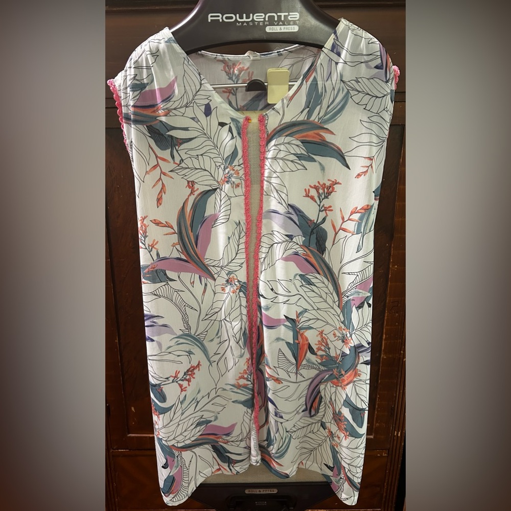 Beachwear sleeveless robe